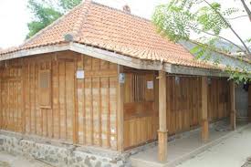 Kami membuat dan menjual rumah kayu jati dengan kualitas yang sangat terjamin bagus. Rumah Dijual Rumah Dari Kayu Jati Tua Antik Jarang Ada