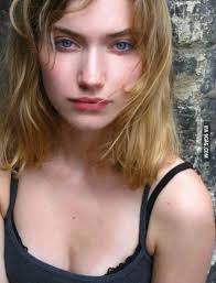 In 2013, she was voted one of the sexiest movie stars of the year. Best British Actress Ever Imogen Poots 9gag