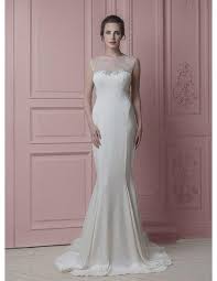 Abiti da sposa semplici 2021, i più richiesti in tempi di covid: Abito Da Sposa Semplice In Chiffon Liscio Con Scollo Trasparente