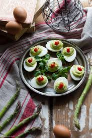 Le uova sode ripiene di tonno. Uova Ripiene Con Mousse Di Asparagi Fregosi Lisa Mumcakefrelis