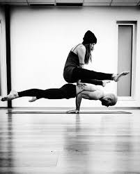 81 Me Gusta 2 Comentarios Stefaniagremlin Stayyoga En Instagram I Was Trying To Figure Out Which Filte Couples Yoga Poses Couples Yoga Yoga Photography