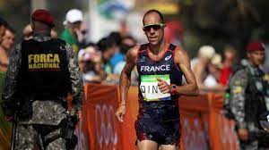 La fédération française d'athlétisme lui a rendu hommage aujourd'hui tout comme d'autres grands noms de la marche comme le triple champion d'europe du 50 kilomètres, yohann diniz. Jo De Rio Le Marcheur Yohann Diniz Transporte En Clinique Apres Le 50km L Express