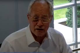 Leeds council's longest-serving Labour councillor John Illingworth is  standing down