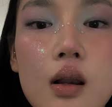 Selena Tran (selenatrann)