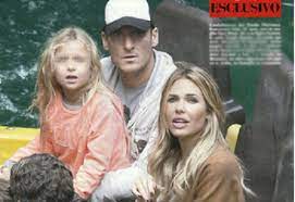 Jun 19, 2021 · francesco totti e ilary blasi hanno festeggiato il loro anniversario di matrimonio con i tre figli cristian, chanel e isabel, che hanno rispettivamente 15, 14 e 5 anni. Ilary Blasi E Francesco Totti Felici Con I Figli A Gardaland Foto Ultime Notizie Flash