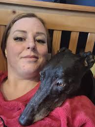 Working from home whilst poorly means lots of cuddles from my beautiful  girls. 😍 they can always sense when I'm ill. Bless them xxx