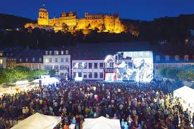 Karlsplatz (heidelberg) is situated in figurenhof. Was Fur Ein Spektakel Auf Dem Heidelberg Karlsplatz Nachrichten Aus Heidelberg Rnz