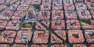 Sehen sie barcelona von oben und entdecken sie berg montjuïc und mit seinen vielen parks und sehenswürdigkeiten, wie dem spanischen dorf und dem katalanischen kunstmuseum. Stadtteile In Barcelona Das Sind Die Viertel Die Du 2021 Nicht Verpassen Darfst
