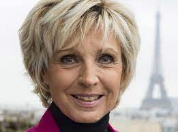 Évelyne dhéliat (born 19 april 1948) is a french weather presenter and former continuity évelyne dhéliat has a daughter named olivia, who was born in 1968 and who is a lawyer. Evelyne Dheliat A 72 Ans Cette Jolie Photo D Elle A L Age De 18 Ans Qui Fait Le Buzz Evelyne Dheliat La Reine Elizabeth Photos Pere Fille