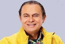 Grubun 1970'lerin sonunda dağılmasının akabinde ayhan sicimoğlu kariyerine ağırlıklı solo olarak devam etmiştir. Ayhan Sicimoglu Kimdir Kac Yasinda Aslen Nereli Biyografisi