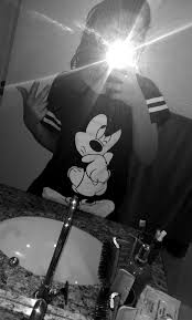 Aesthetic Mirror Hidden Face Black And White Mirror Selfie With Flash Pin By Harshita On Mmuahh Snapchat Picture Girly Pictures Photos Tumblr