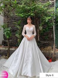 If you're dreaming of pacing down the aisle in a fantastic princess cut dress just like belle from beauty and the beast or cinderella in her glass slippers, browse princess style wedding dresses from cocomelody's wedding dresses 2018 collection immediately. Minimalist Long Sleeves White Satin Ball Gown Wedding Dress Various Styles