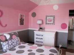 Le rose et le gris se marient toujours très bien pour une déco chambre fille ou déco chambre bébé tendance. 1001 Conseils Et Idees Pour Une Chambre En Rose Et Gris Sublime
