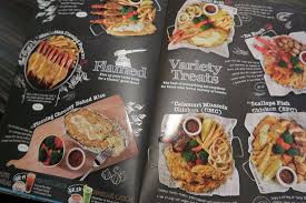 *informasi menu dapat berubah tanpa pemberitahuan sebelumnya. Fried Giant Seafood Platter Picture Of The Manhattan Fish Market Doha Tripadvisor
