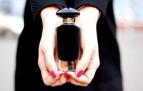 Znalezione obrazy dla zapytania perfumy