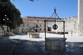 Plaza de los Cinco Pozos