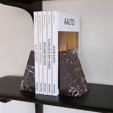 Serre-livres en marbre cerise Eli