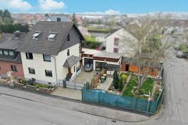 Viele besucher werden beim anblick der 8624 sehr schönen wohngebäude mit nur einer wohnung unwillkürlich darüber nachdenken, ob sie nicht in bornheim ein haus kaufen möchten. Wohnen In Rheinnahe Geraumiges Einfamilienhaus Mit Einbaukuche Kaminofen Und Garten In Hersel Gutelhofer Immobilien
