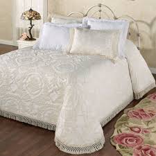 Buy top selling products like williamsburg richmond bedspread and king charles matelasse bedspread in white. Antique Medallion Matelasse Oversized Bedspread Bedding