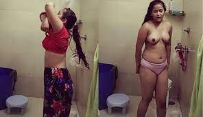Desi Girl Nude Bath - Des!BP