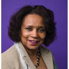 Sandy Hoar's Instagram, Twitter & Facebook