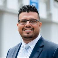 Robert Valles's Instagram, Twitter & Facebook