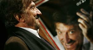 (a cura di eleonora giovinazzo)leggi l'articolo addio a gino strada, fondatore di emergency Gigi Proietti Tutte Le Frasi Celebri Del Mattatore Dal Palco A Mandrake Potrei Esserti Amico In Un Minuto Ma Se Nun Sai Ride Mi Allontano