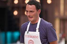 Fernando Carlos No Supo Controlar La Presion De La Cocina Y Se Quebro Ante El Jurado De Masterchef Celebrity Misionesonline