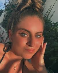 Elizabeth Coletta's Instagram, Twitter & Facebook