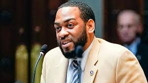 Pushing a Kentucky 'Green New Deal,' Booker moves toward challenging Paul