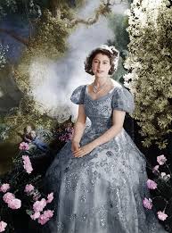 Queen elizabeth ii, then princess elizabeth, at windsor castle in july 1946. Re A Young Queen Elizabeth Ii Another Small Adjustment Retouching Forum Digital Photography Review