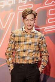 Thực ra ali hoàng dương cũng có lúc đắn đo khi lựa chọn một cái tên tiếng anh đứng trước tên thật, sau đủ. Ali Hoang DÆ°Æ¡ng Hao Há»©ng Vá»›i Vai Tro Má»›i Táº¡i Giá»ng Hat Viá»‡t 2019