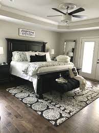 Black And White Master Bedroom Design Bedroomdecoratingideas White Master Bedroom White Living Room Decor Master Bedrooms Decor