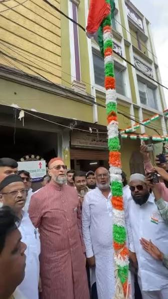 #Aimim President Barrister Asaduddin Owaisi Sahab Today Hoisted National Flag At Imlibun Yakutpura, Hyderabad. , Happy Independence Day ??, Jai Hind ✊???, #happyindependenceday?? #asadowaisiimperator ...