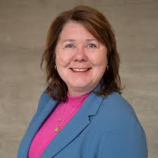 🎓 Cum laude afgestudeerd! 🎓 Met trots kan ik mededelen dat ik mijn  bacheloropleiding Bedrijfskunde aan De Haagse Hogeschool