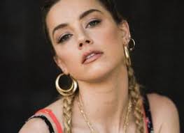 Maybe you would like to learn more about one of these? H Talantoyxa Kyria 8eron E3omologeitai Ta Nea