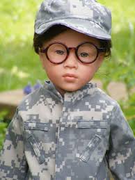 Available Gotz verkratzt Emilia