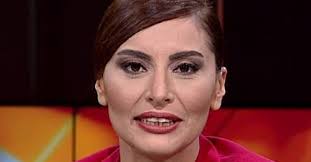 Fırat'ın yokluğunda moderatörlük görevini abdulkadir selvi üstlendi. Hande Firat Kimdir Nereli Kac Yasinda