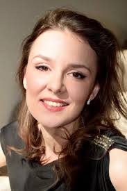 Gina Gloria's Instagram, Twitter & Facebook