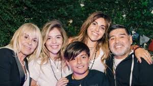 Las noticias de última hora, verídicas y sin censuras de dalma maradona. Caras La Conmovedora Carta De Dalma Maradona A Claudia En El Dia De Su Cumple