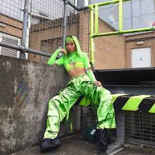 Fresh green and tropical leaf patterned skirts and shorts turn also, her glittery funky makeup is a perfect idea for festivals as well to go smooth with funky outfits. Grunge Festival Outfits New Daily Offers Insutas Com