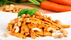 Thailandische Karottennudeln Mit Erdnusssauce Low Carb Rezept Rezept Karottennudeln Erdnusssauce Spiralschneider Rezepte