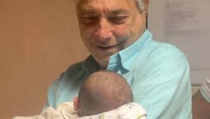 Nino D'Angelo nonno per la quarta volta: "Finalmente ho abbracciato  Gaetano"