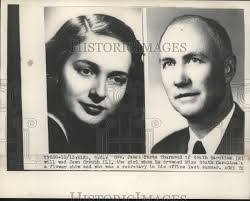 Jean Crouch's Instagram, Twitter & Facebook