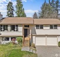 8002 NE 140th Pl, Kirkland, WA 98034 - 3 beds/2 baths