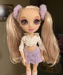 Pacific Bella Parker Eyes/Hair restyle : r/RainbowHigh