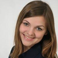 Melissa Englert's Instagram, Twitter & Facebook