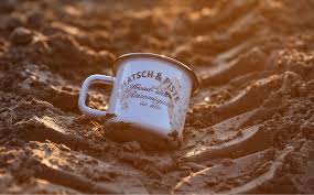 Mit unseren emaille tassen und bechern müssen sie keine scherben in ihrer küche mehr befürchten! Matsch Piste Emaille Tasse Mit Vintage Logo Matsch Piste Shop