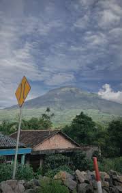 Puisi pemandangan gunung yang megah. Pin Oleh Avenya Rhezyca Di A Acheter Fotografi Perjalanan Fotografi Pemandangan Pemandangan