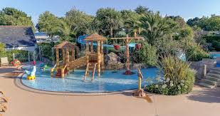 Camping Avec Parc Aquatique Et Piscine Couverte Le Letty Benodet